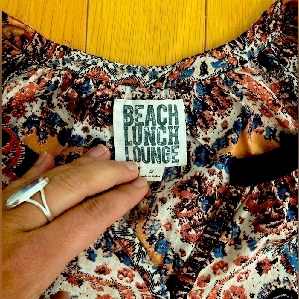 Sale! BEACH Lunch Lounge Blouse size small - Picture 2 of 4